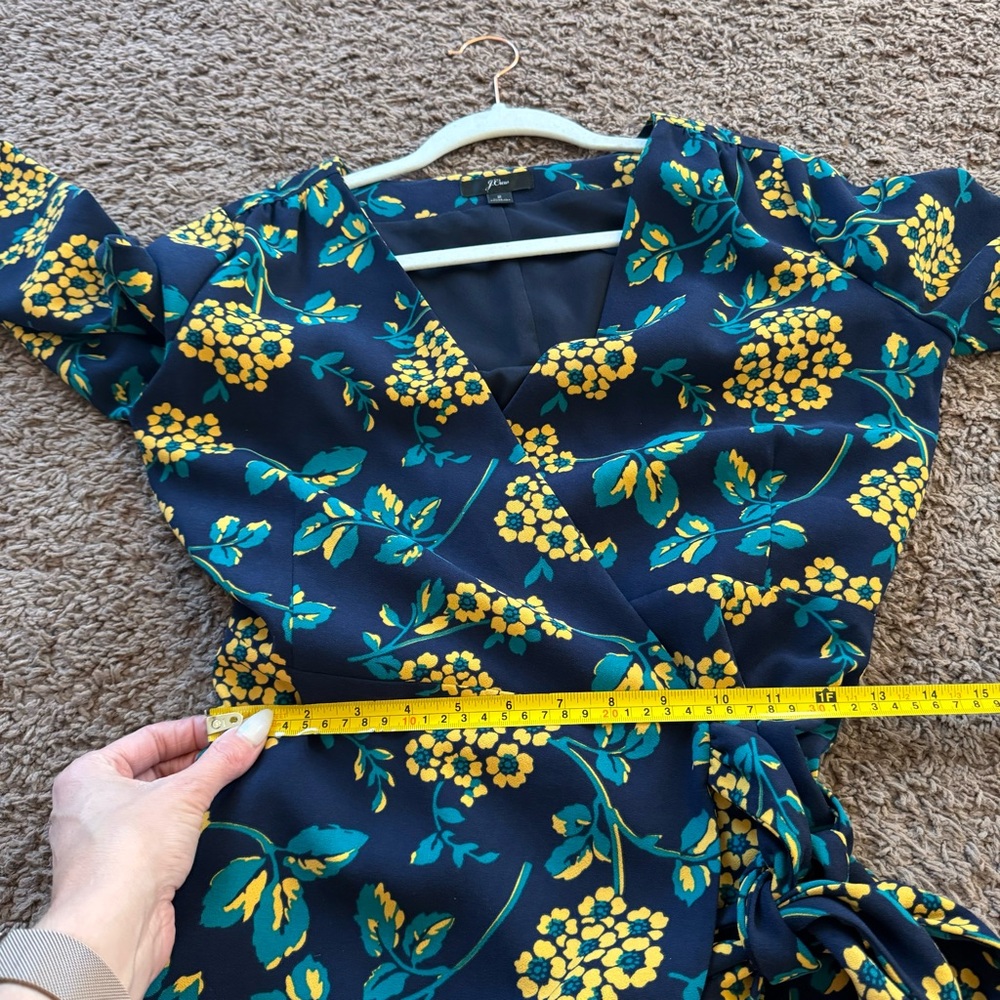 J.Crew Golden Navy Floral Wrap Dress in 365 Yellow Size 2 - Picture 11 of 11